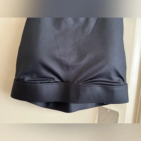 Fabletics NWT Black Workout Cropped Padded Tank Women's Sz Small - Image 4