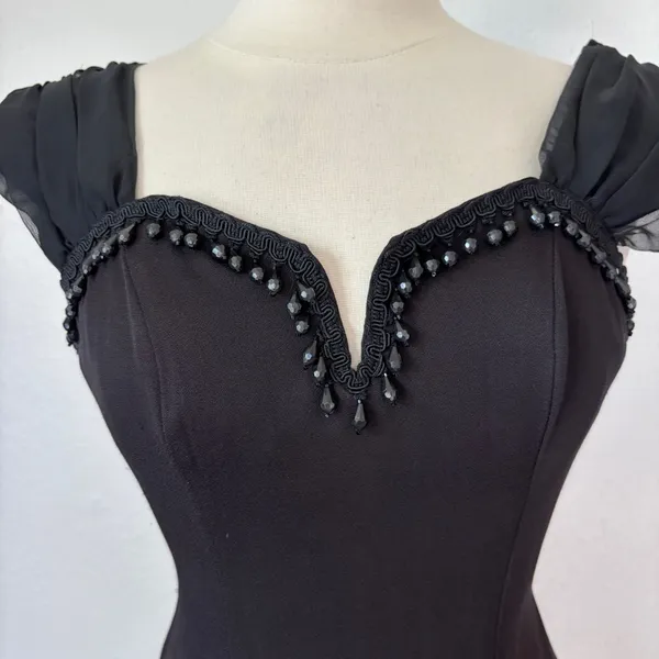 Scarlett Black Sleeveless Cocktail Gown - Image 6