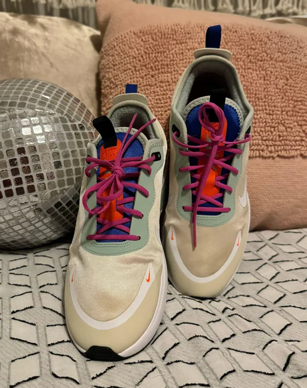 Women’s  Air Max DIA - Image 2