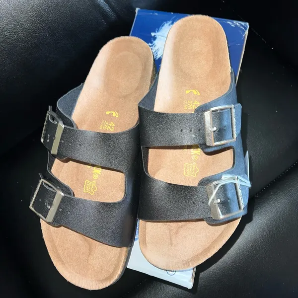Birkenstock Arizona Size 42 - Image 11