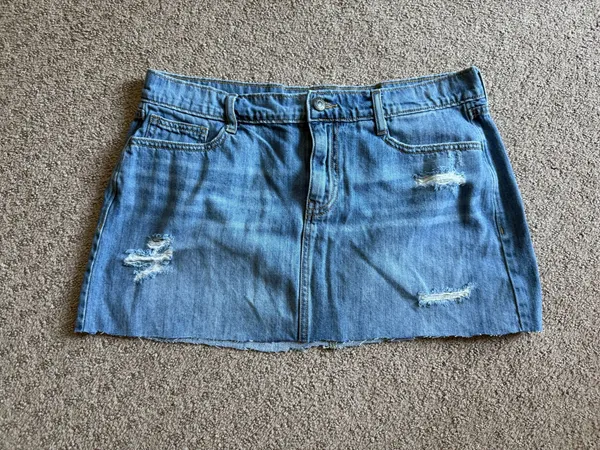 Old Navy Denim Skirt  - Image 3
