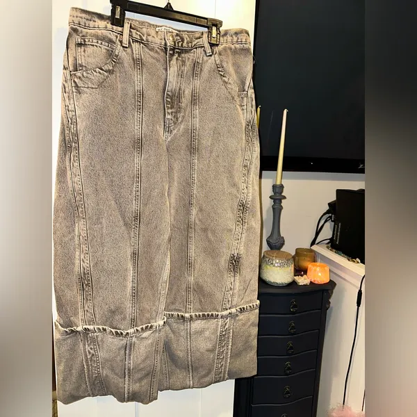 NWT FREE PEOPLE We The Free Olsen Cuffed Crop Barrel Jeans - Slate $128 - Image 7