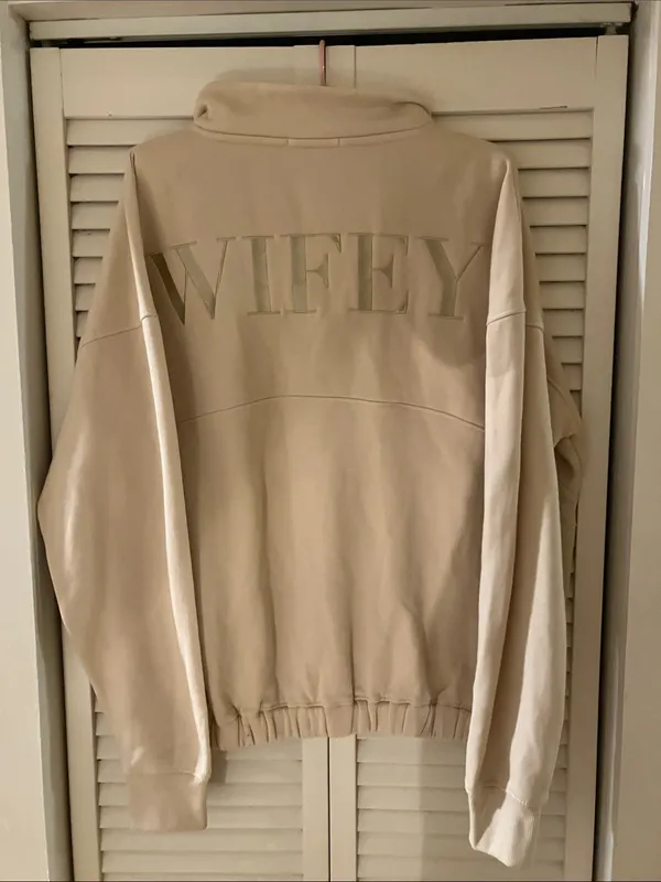 Six Stories Wife Quarter Zip Sweatshirt in Champagne Large - Image 6