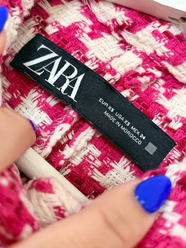 Zara XS Pink White Houndstooth Cropped Tweed Jacket Rhinestone Buttons Preppy Chic - Image 4