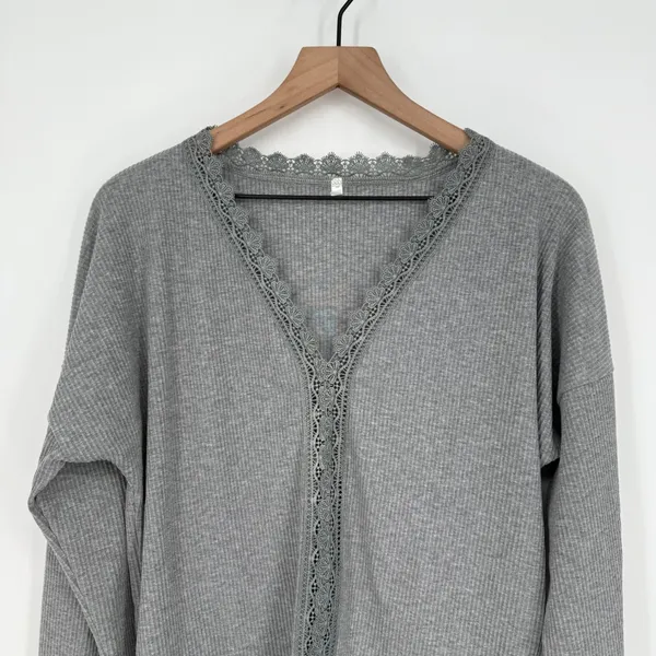 Gray Ribbed Long Sleeve Lace Trim V-Neck Button Cuff Casual‎ Top Women's L - Image 4