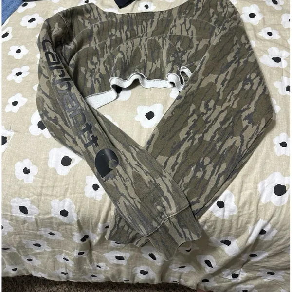 Carhartt camo cropped sweater - Image 4