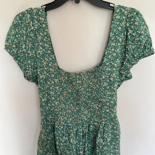 American‎ Eagle Green Floral Romper Smocked Back Tie Waist Short Sleeve Medium - Image 13