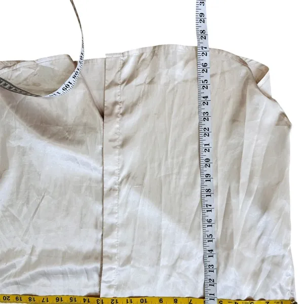 Daily Drills Ivory Champagne Button Down Long Sleeve Satin Resort blouse EUC - Image 12