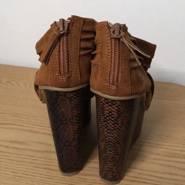 New Women’s Sexy Snake Print Suede Feel 5.5” Wedges Brown Size 5.5 - Image 6