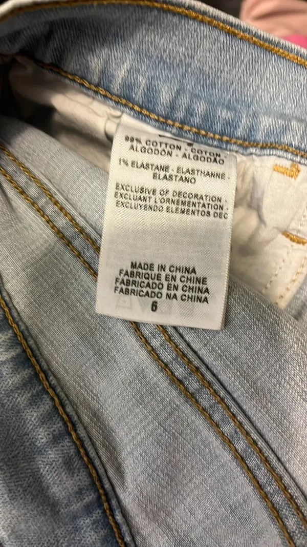 Levi’s Jean Shorts - Image 5