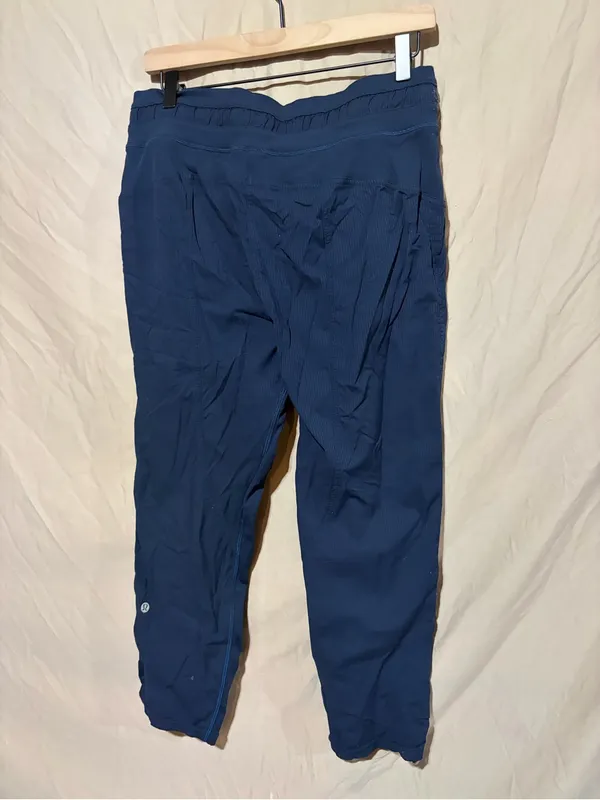 Lululemon Dance Studio Mid-Rise Crop 25" - Image 3