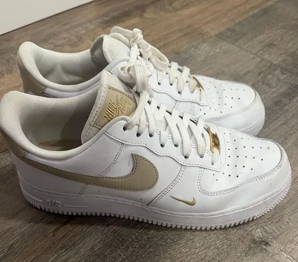 Nike gold  air force 1 size 10 - Image 3