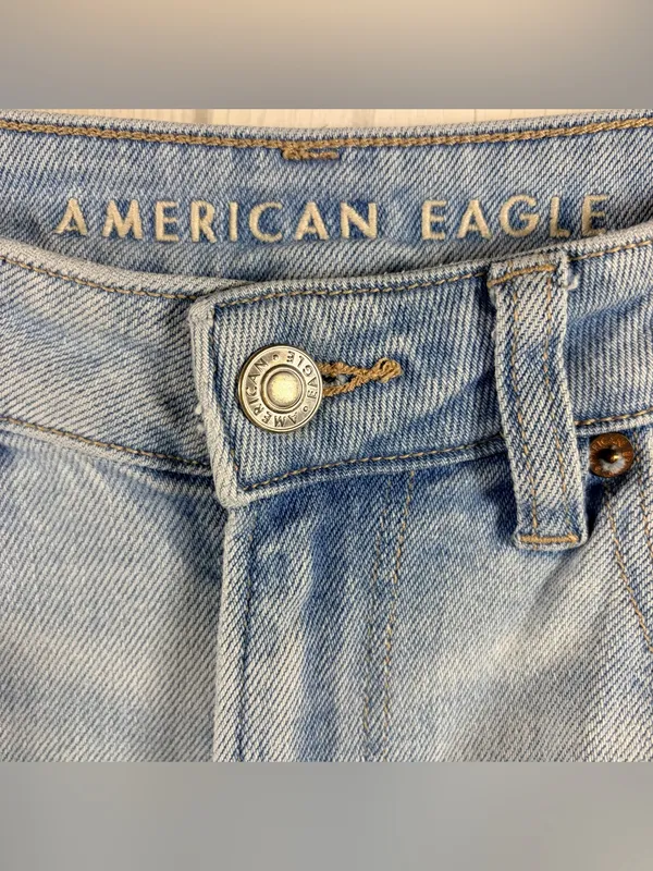 AMERICAN EAGLE High Rise Distressed Mom Straight Jeans, Size 6, Light Wash - Image 5