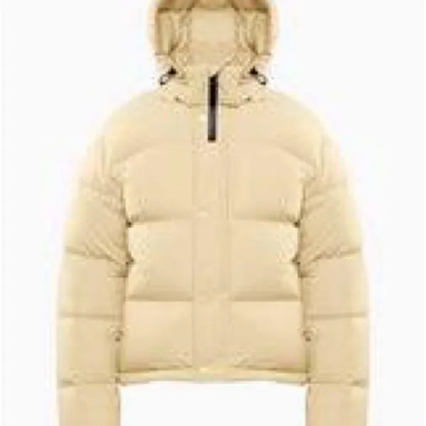 NWOT - Aritzia Super Puff Shorty in Light Yellow size small - Image 12
