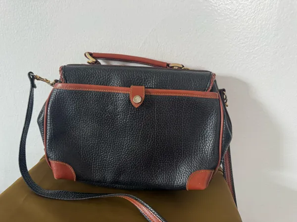 Vintage Dooney & Bourke Black pebble with brown Leather cross body bag - Image 2