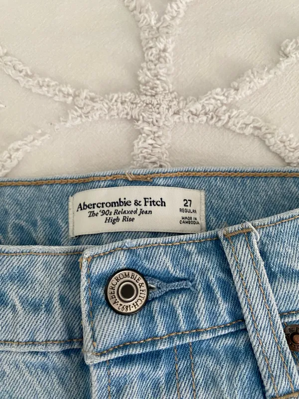 Abercrombie and Fitch jeans - Image 8