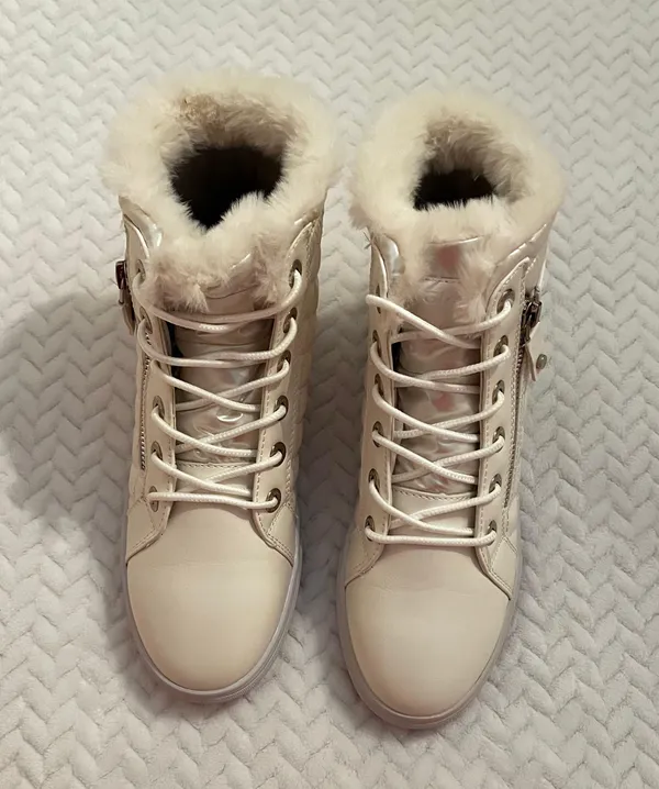 White Winter Boots Size 8 - Image 2