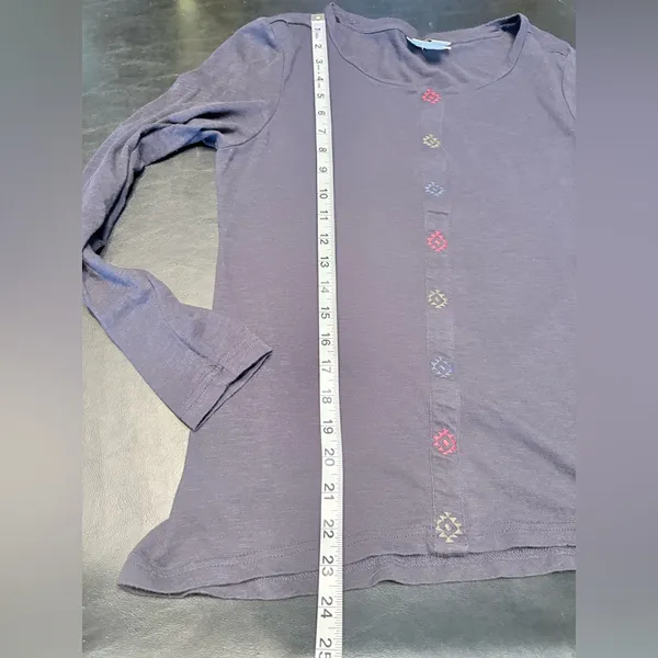 Ariat darker Blue Shirt with Embroidered Accents size Medium - Image 10