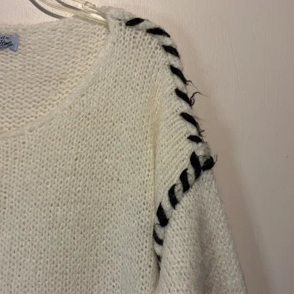 Made in Italy- Vintage Cream Knit Boxy Sweater Shoelace Shoulder Detail Size S/M - Image 5