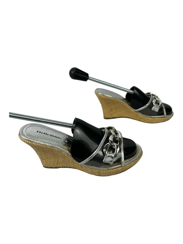 Delicious Womens Black & Silver Wedge Heels Size 7.5 Chain Detail Espadrille - Image 4