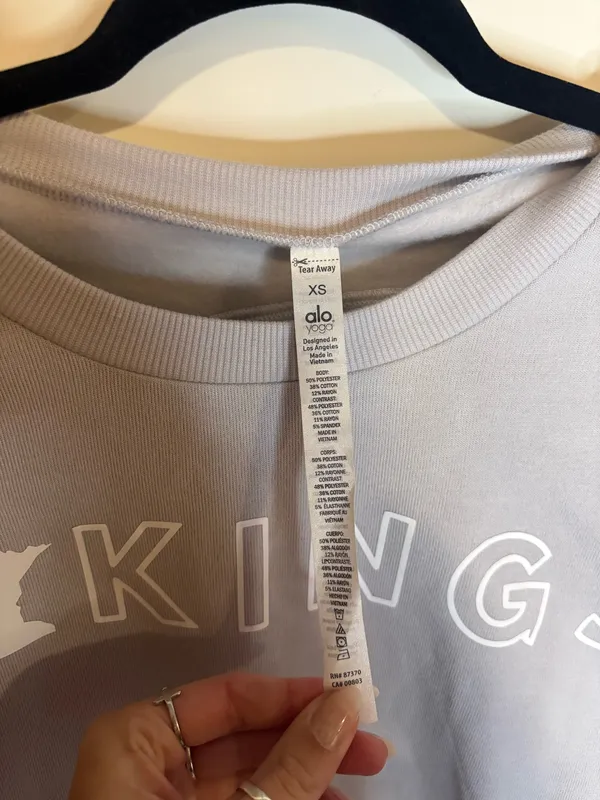 Alo Yoga Sweatshirt - Image 3