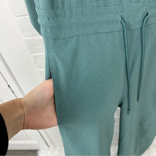 Lululemon Ventlight Zippered Jumpsuit in Tidewater Teal Size 2 - Image 8