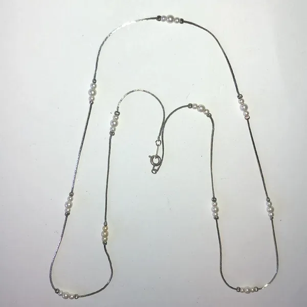 Vintage Silver Tone & Faux Pearl Beaded Dainty Necklace - Image 4