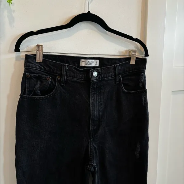 Abercrombie & Fitch The 90's Straight Ultra High Rise Distressed Black Jeans 6L - Image 4
