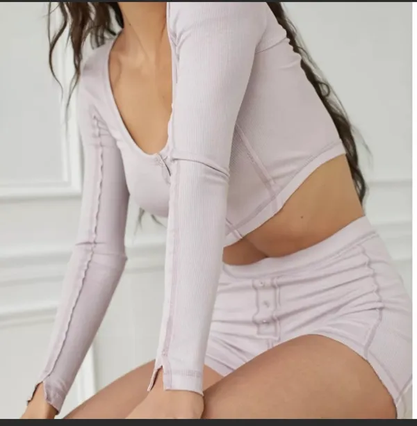 brand new urban outfitter long sleeve small - Image 3