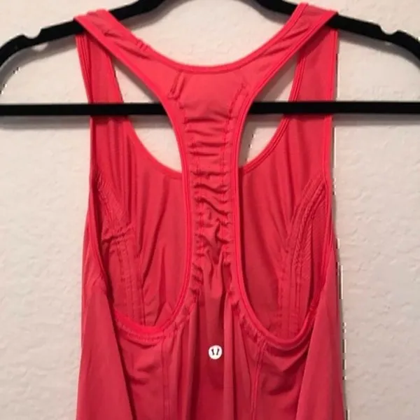 *30off3*‎ NWOT. Lululemon workout coral top - Image 8