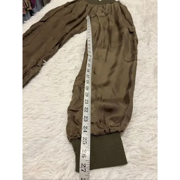 Cinq a Sept Giles Twill Cargo Joggers Cupro in Olive Medium - Image 9