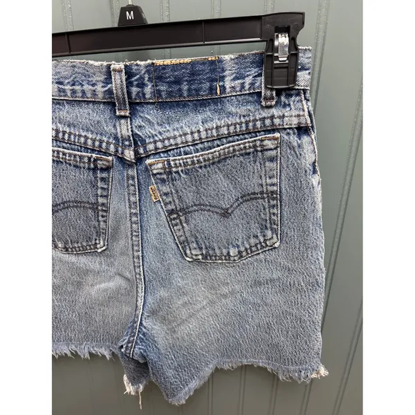 Levis Vintage High Waisted Denim Cutoff Shorts Light Wash Blue Size 24 Button up - Image 3