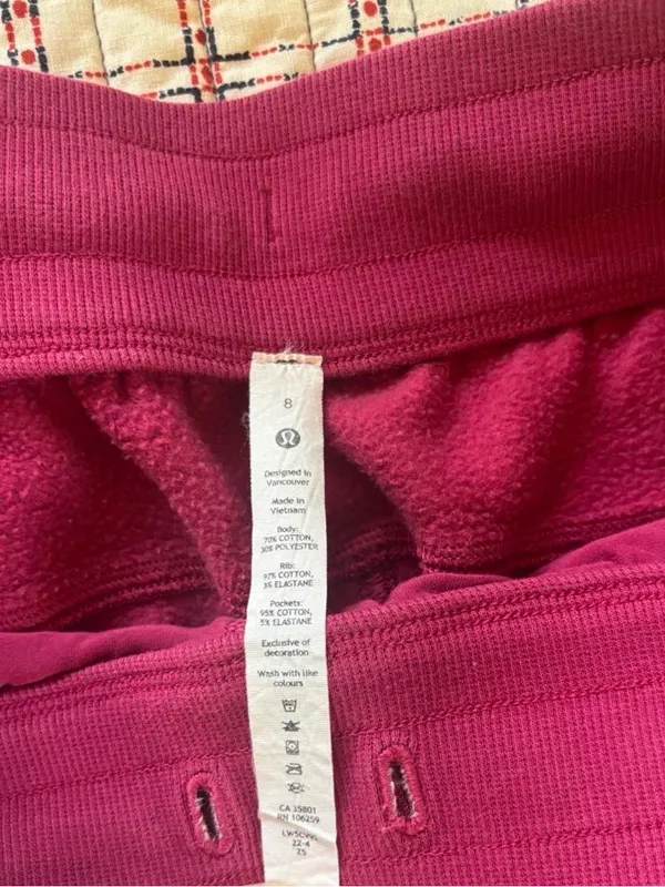 Lululemon Scuba High-Rise Relaxed Jogger in Pomegranate – Size 8 EUC - Image 3
