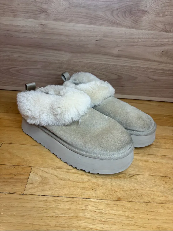 Women's Ugg Tazzelle - Size 7 - Image 2