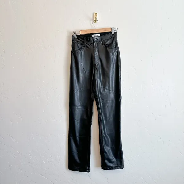 Abercrombie | '90s Straight Ultra High Rise Curve Love Faux Leather Pants - Image 4