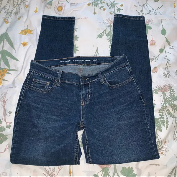 Old navy skinny jeans - Image 2