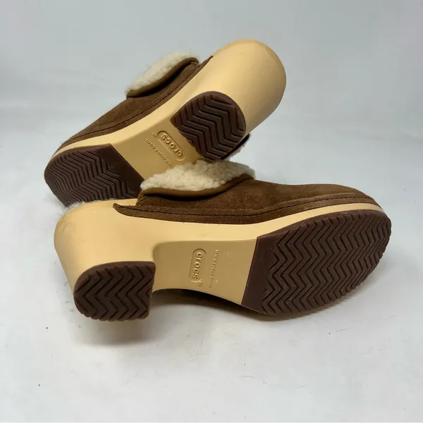 Crocs Sarah Luxe Suede Sherpa Lined Clogs Womens 6 Brown 203413 NWOB - Image 6