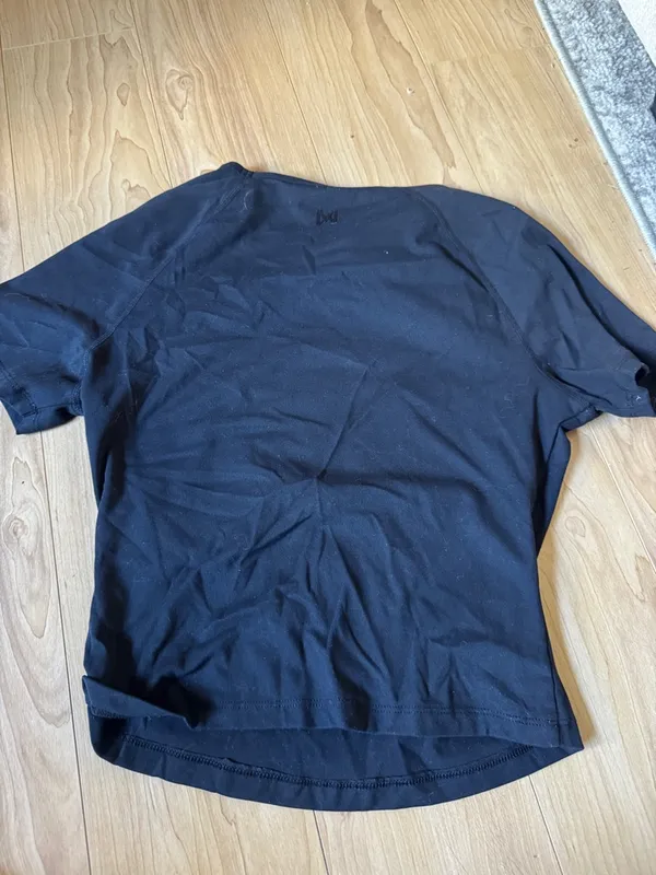 Meshki Black Short Sleeve Crew Neck Women's Tee - Image 3