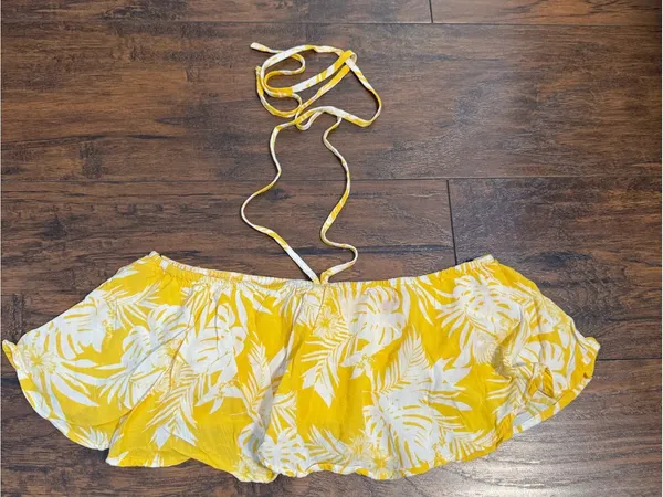 Forever 21 Yellow and White Floral Halter Crop Top - Image 3