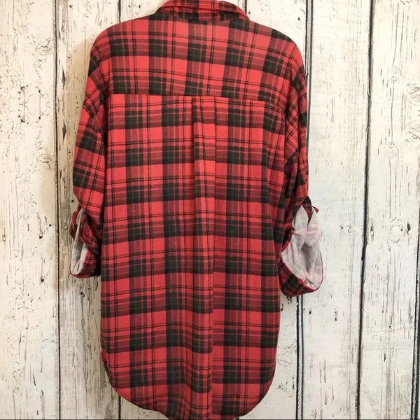 Eden & Olivia Red/Black flannel button down long sleeve top size medium grunge - Image 5