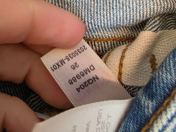 Madewell The Curvy '90s Straight Crop Jean in Hazeldell Wash - Image 3