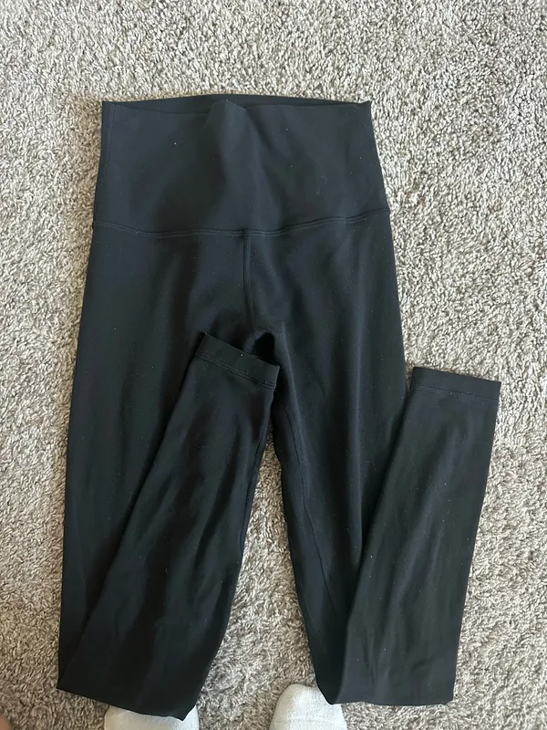 Lululemon Leggings Align 28" Black - Image 3