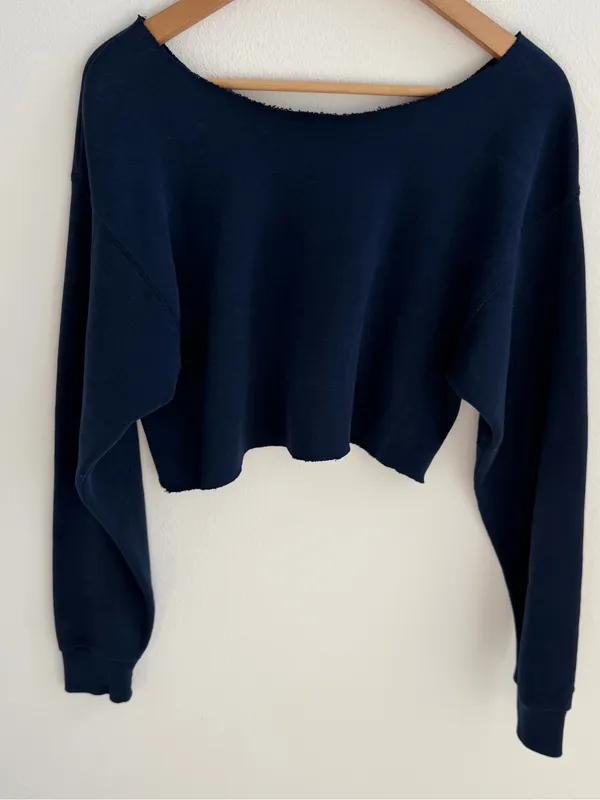 Notre Dame Fighting Irish Distressed Off Shoulder Cropped Sweatshirt - Image 12
