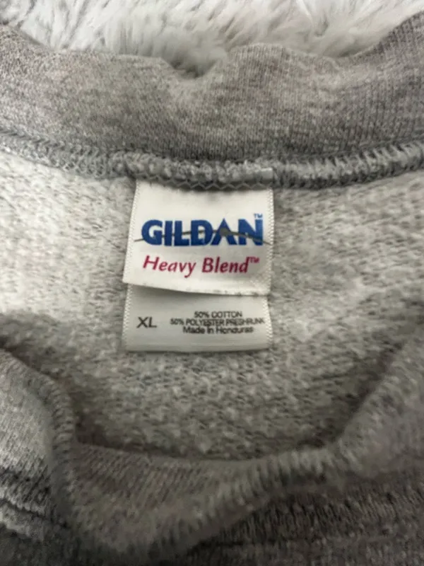 Gildan Gray Sweatshirt with Vintage Santa Graphic - Image 7