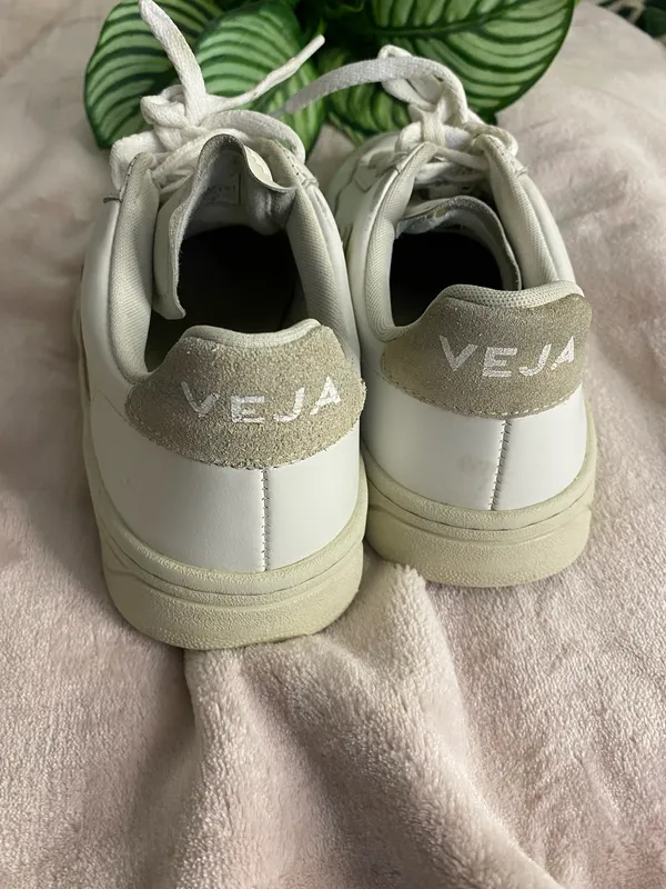 VEJA - Sneakers Shoes Women’s Size 6 - Image 2