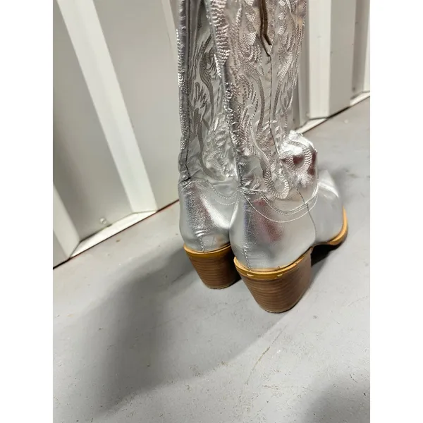 Metallic Silver Western Cowboy Boots with Embroidered Detail and Block Heel - Image 6