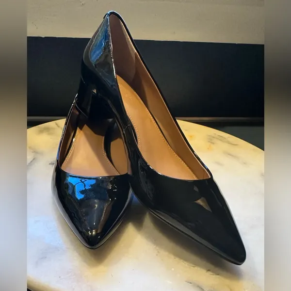 Calvin Klein Black Patent pointy Toe Block Heels. LN ,Slip. Resistance.Sz 6. - Image 6