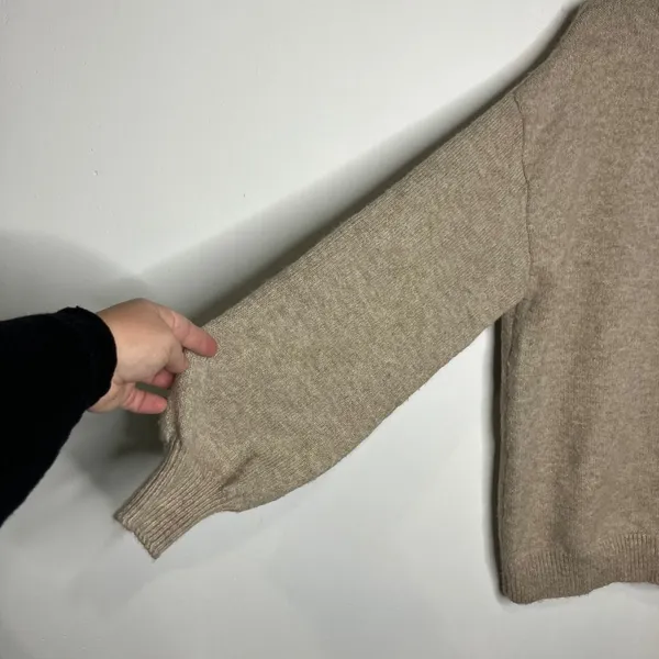 Princess Polly tan crewneck sweater balloon sleeves‎ women's size 4 oversized - Image 3