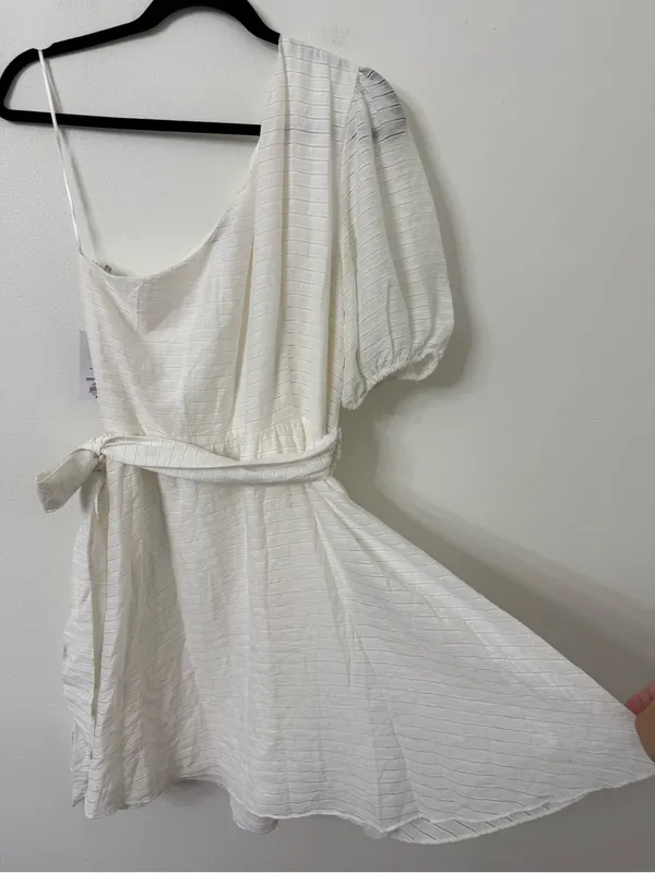 {L} NWT Nine West One-Shoulder Cream Dress with Waist Tie - Image 7