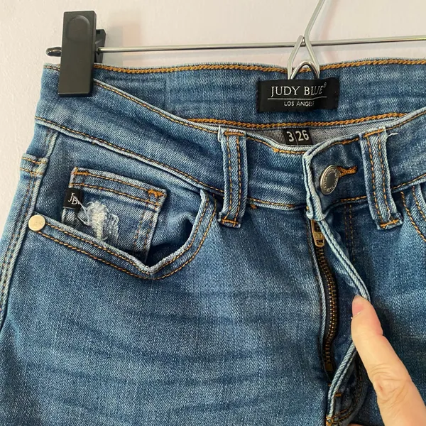 Judy Blue Straight Fit Distressed Frayed Medium Rise Jeans Women's size 3 / 26 - Image 4